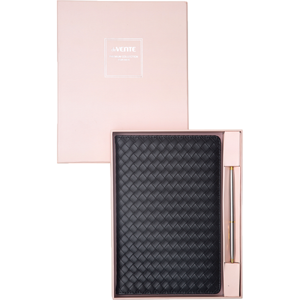 Набор подарочный "deVENTE. Clair" черный, ежедневник недат A5 272 стр, кремовая бумага 70 г/м², печать в 2 краски, твердая обложка из искусственной кожи с поролоном, закругленные уголки, отстрочка, перфорация, 2 ляссе, шариковая ручка, в подарочной к