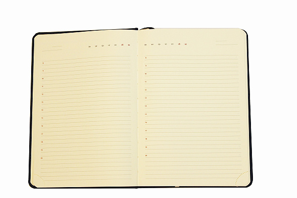 Ежедневник недат А5 "deVENTE. Chic" черный, 320 стр, кремовая бумага, тв. обложка из искусственной кожи с поролоном, магнитная створка, карман для телефона и визиток на обратной стороне обложки, черный форзац 