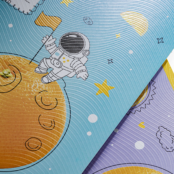 Тетрадь 18 листов в клетку "На апельсиновой планете" обл.мел.карт+тиснение, блок офс (65г/кв.м), микс 5вид