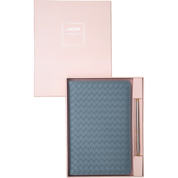 Набор подарочный "deVENTE. Clair" серо-голубой, ежедневник недат A5 272 стр, кремовая бумага 70 г/м², печать в 2 краски, твердая обложка из искусственной кожи с поролоном, закругленные уголки, отстрочка, перфорация, 2 ляссе, шариковая ручка, в подаро