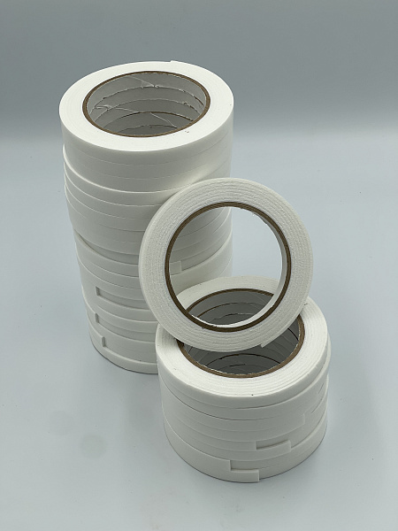 Клейкая лента двусторонняя на вспененной основе 10мм*2м (спайка 28 штук) цена за 1 штуку 