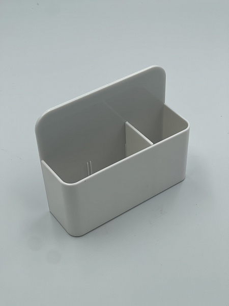 Магнитная универсальная подставка для маркеров и губок "Двойная"белого цвета 4х12х10см